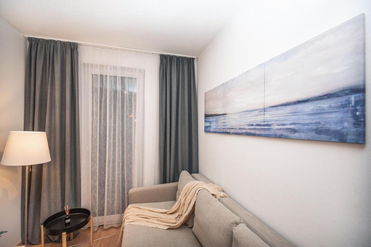 City Center Apartment - Modern & Elegant براتسيلافا المظهر الخارجي الصورة