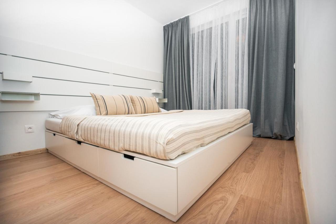 City Center Apartment - Modern & Elegant براتسيلافا المظهر الخارجي الصورة