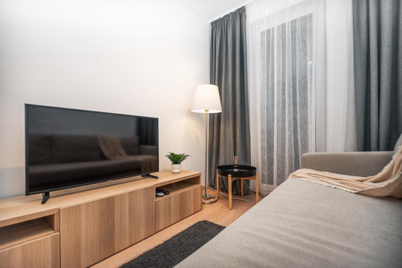 City Center Apartment - Modern & Elegant براتسيلافا المظهر الخارجي الصورة