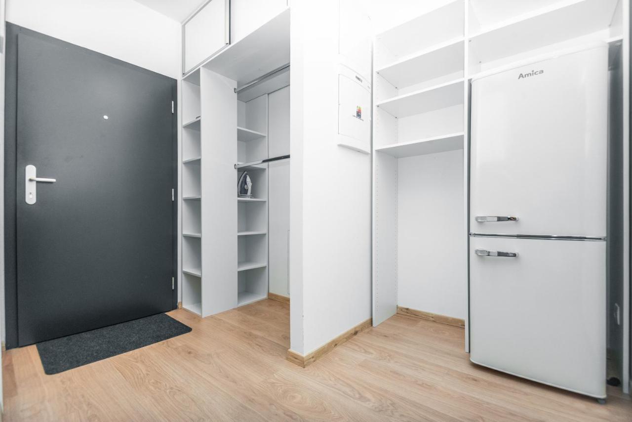 City Center Apartment - Modern & Elegant براتسيلافا المظهر الخارجي الصورة