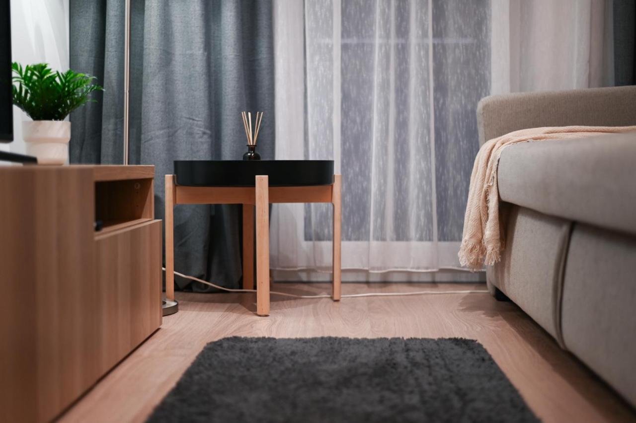 City Center Apartment - Modern & Elegant براتسيلافا المظهر الخارجي الصورة