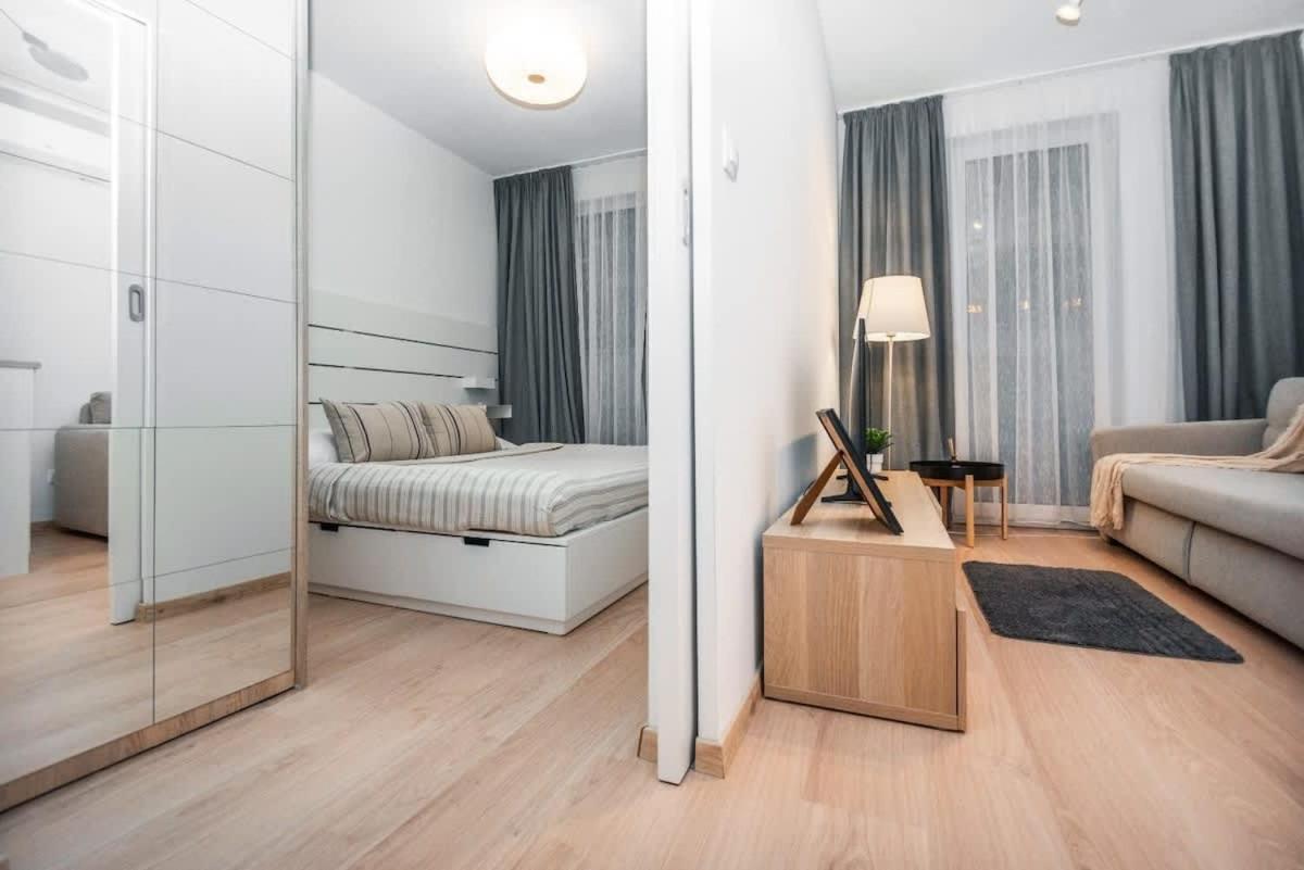 City Center Apartment - Modern & Elegant براتسيلافا المظهر الخارجي الصورة