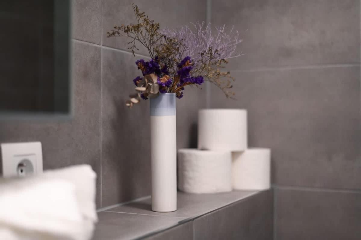 City Center Apartment - Modern & Elegant براتسيلافا المظهر الخارجي الصورة